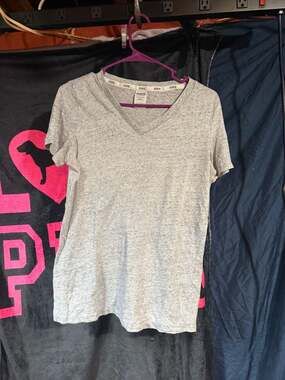 Victoria's Secret PINK Grey Heathered V-Neck Sleepwear T-Shirt Size S